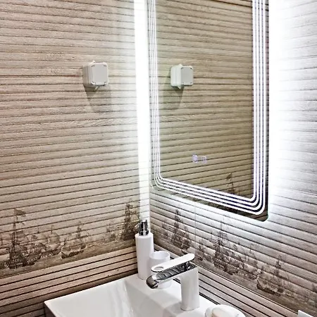 Heart Of - Optional Paid Parking Apartament