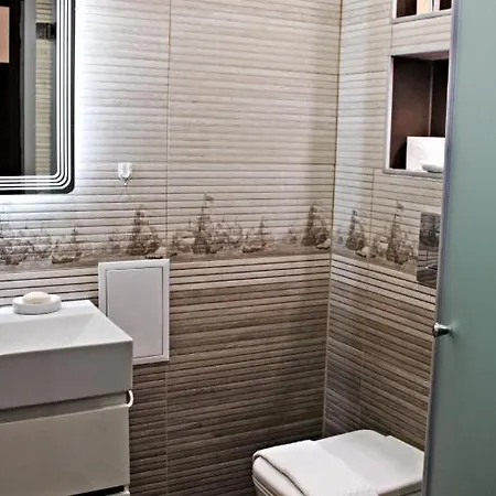 Heart Of - Optional Paid Parking Apartament *