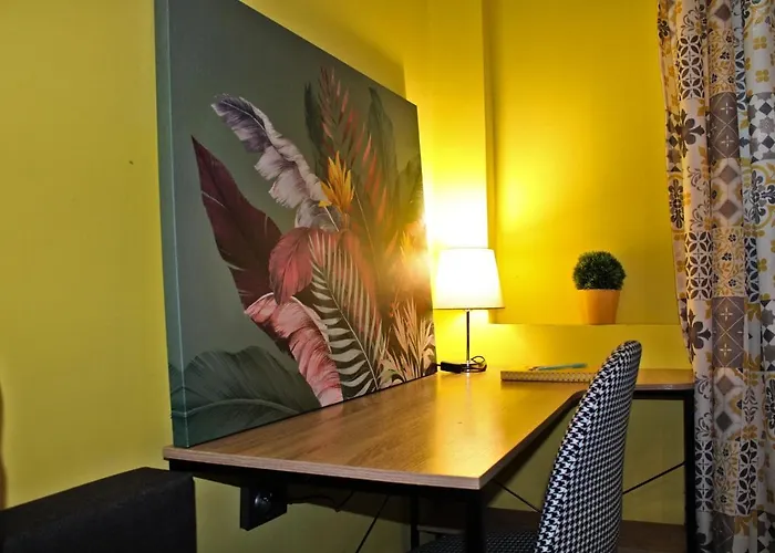 Heart Of - Optional Paid Parking *