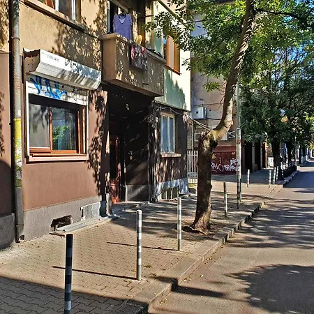 Heart Of - Optional Paid Parking *